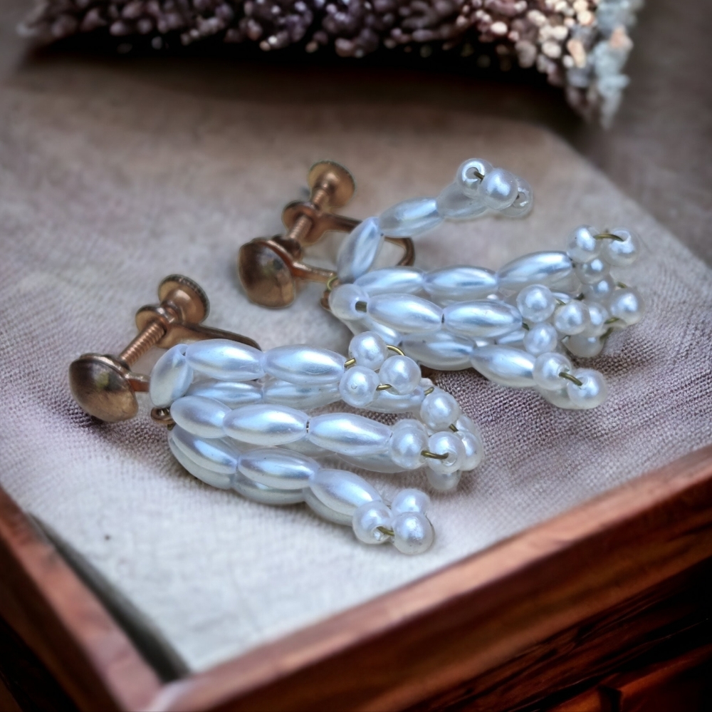Antique pearl screwbacks